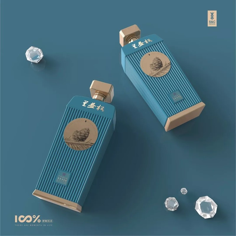 感受下精装白酒礼盒包装的美，创意酒瓶设计