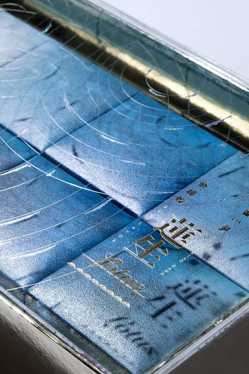 对「 莲 」的创作，高档月饼礼盒包装设计定制