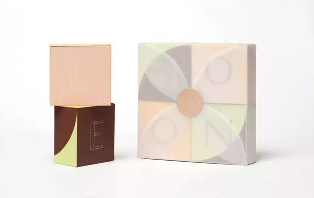 流行时尚年轻化中秋月饼礼盒包装设计定制