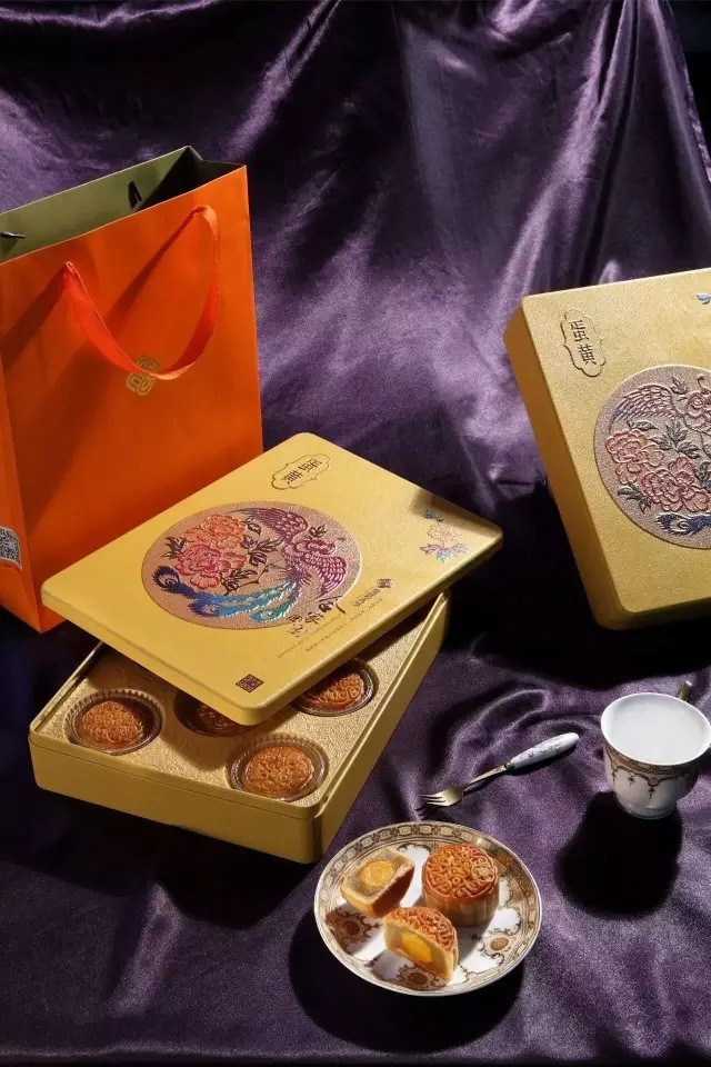 蛋黄月饼铁盒设计定制